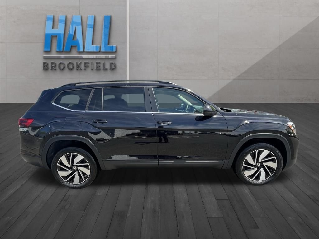 New 2026 Black Volkswagen 2.0T SE w/Technology image 6