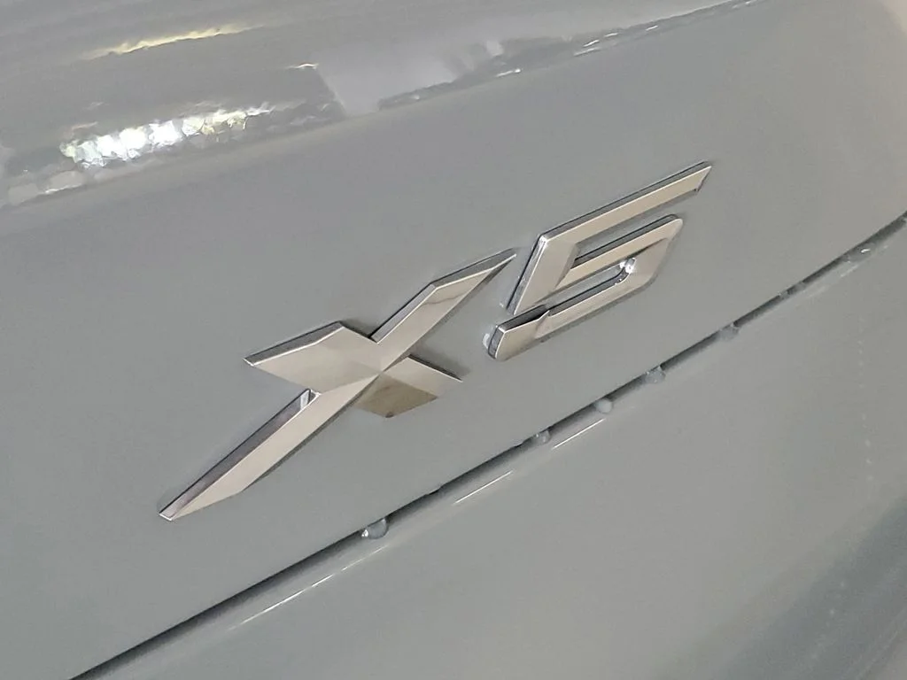 Used 2026 Gray BMW sDrive40i image 6