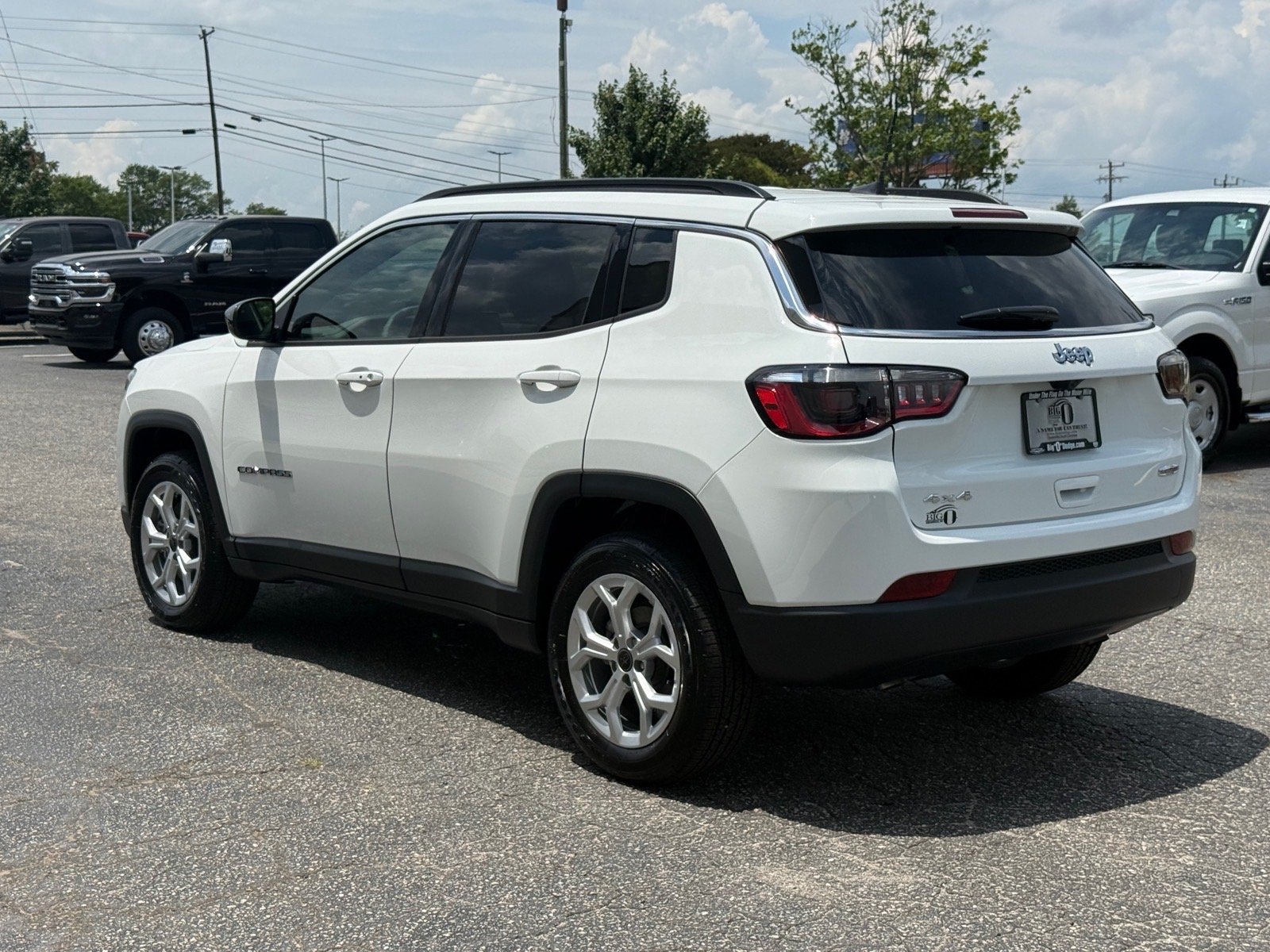 Certified Used 2026 Bright White Clear Coat Jeep Latitude image 5