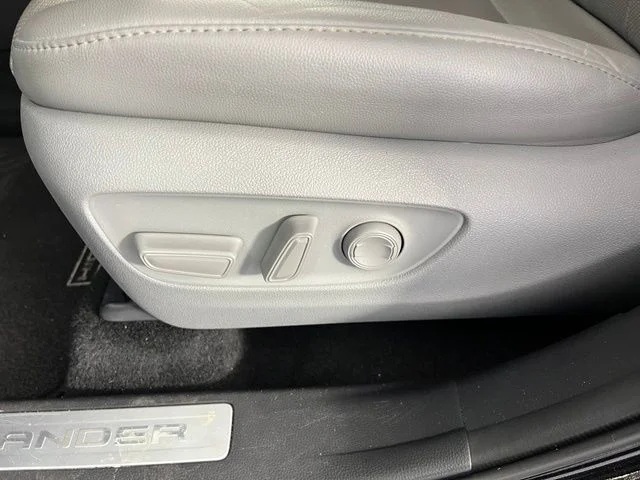 2021 Toyota Highlander Limited - Photo 16