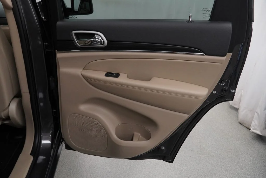 Used 2021 Gray Jeep Limited image 48