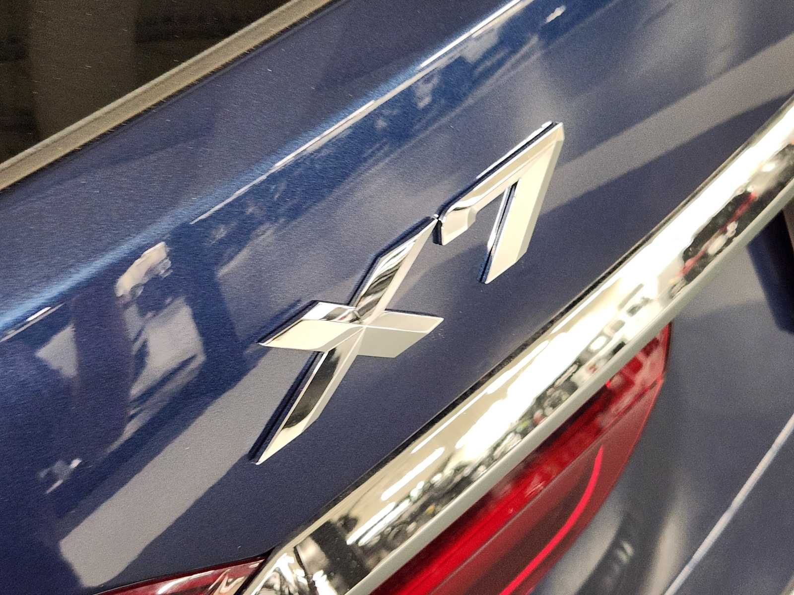 Used 2022 Phytonic Blue Metallic BMW xDrive40i image 13