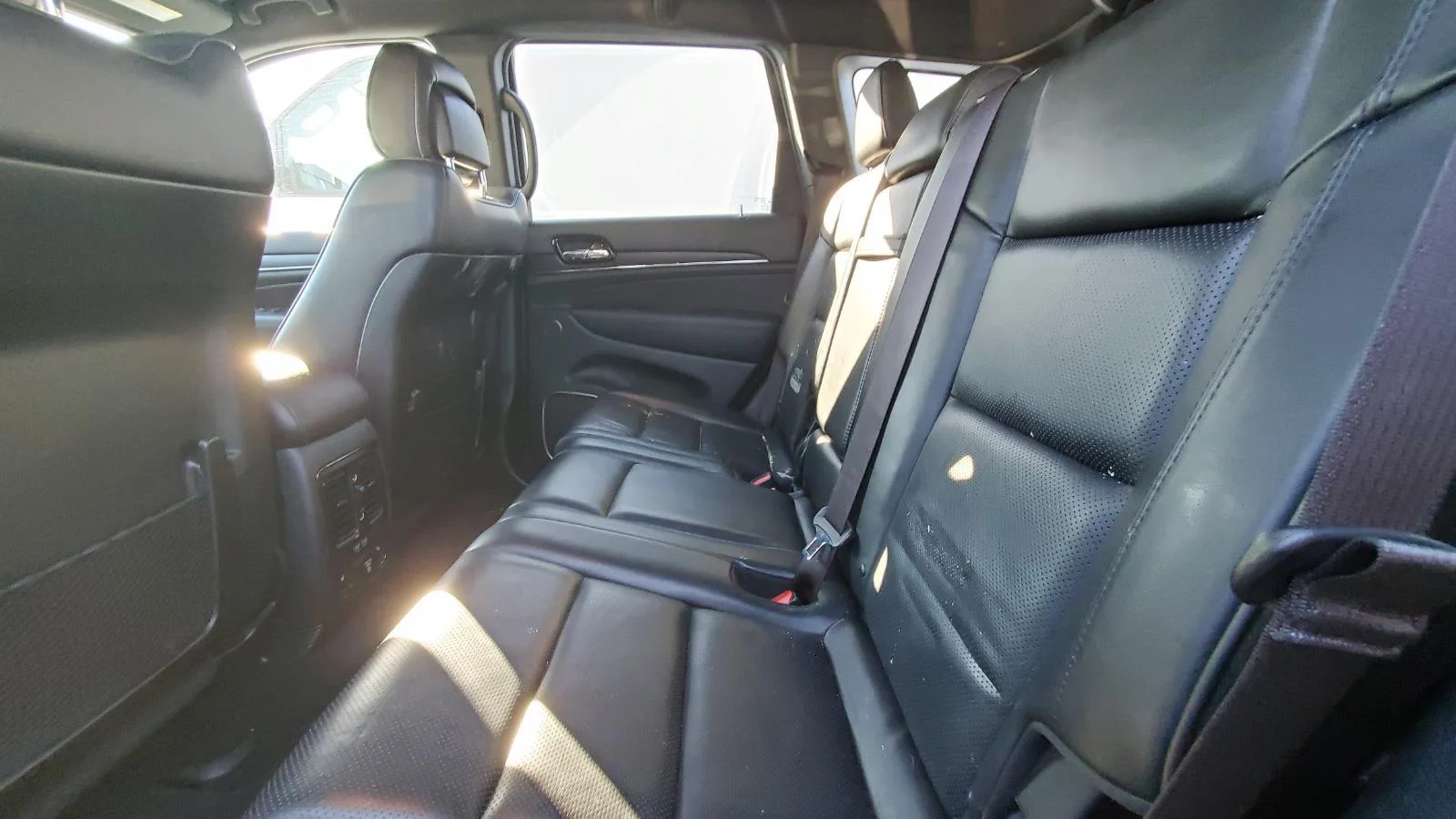 Used 2019 Bright White Clearcoat Jeep High Altitude image 5
