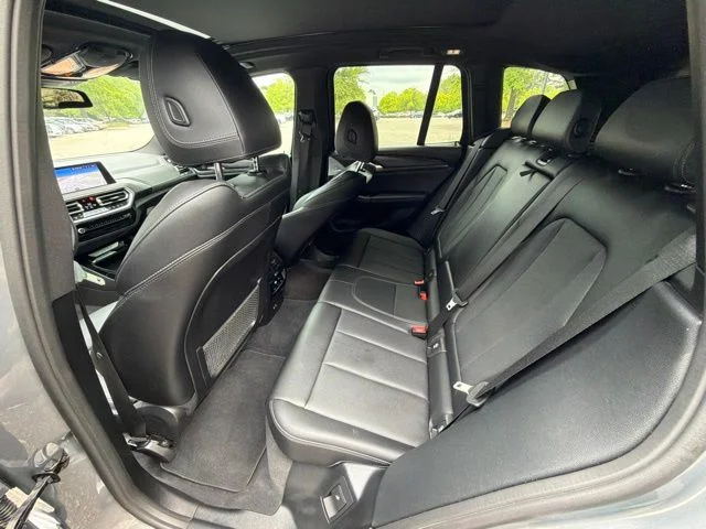 Used 2024 Gray BMW xDrive30i image 23