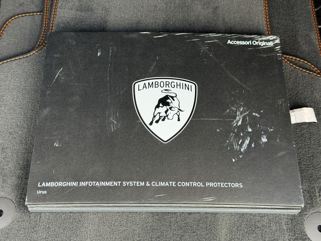 Used 2023 Blu Astraeus Metallic Lamborghini S image 43