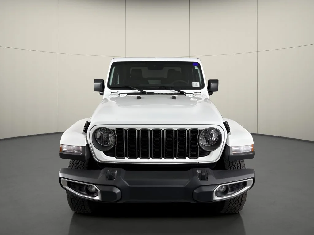 Used 2025 White Jeep High Tide image 3
