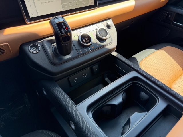 Used 2023 Gondwana Stone Metallic Land Rover X-Dynamic SE image 25