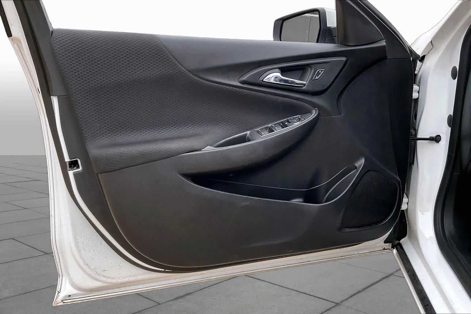 Used 2024 Summit White Chevrolet LT image 20