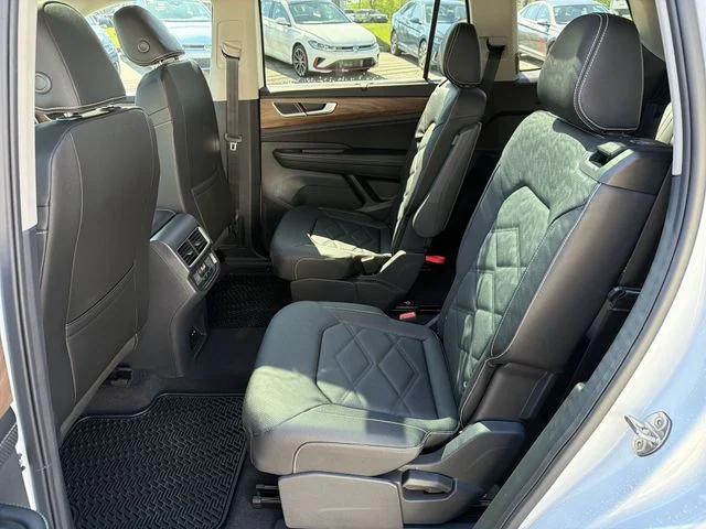 New 2026 White Volkswagen 2.0T SE w/Technology image 23