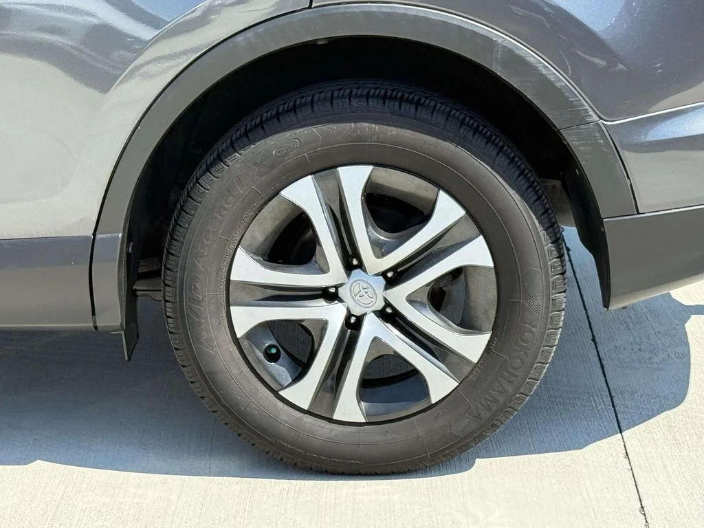 Used 2018 Magnetic Gray Metallic Toyota LE image 11