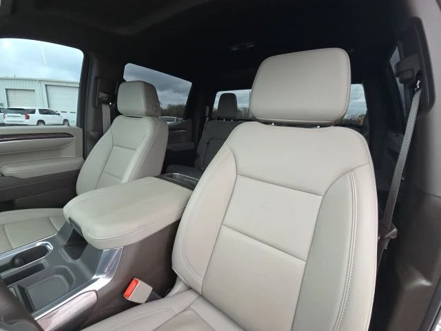 Used 2025 White Chevrolet LTZ image 24