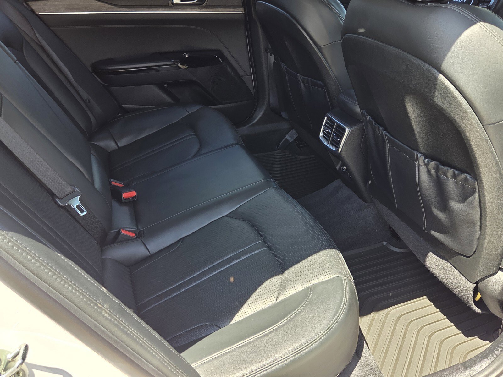 Used 2023 Glacial White Pearl Kia EX image 9