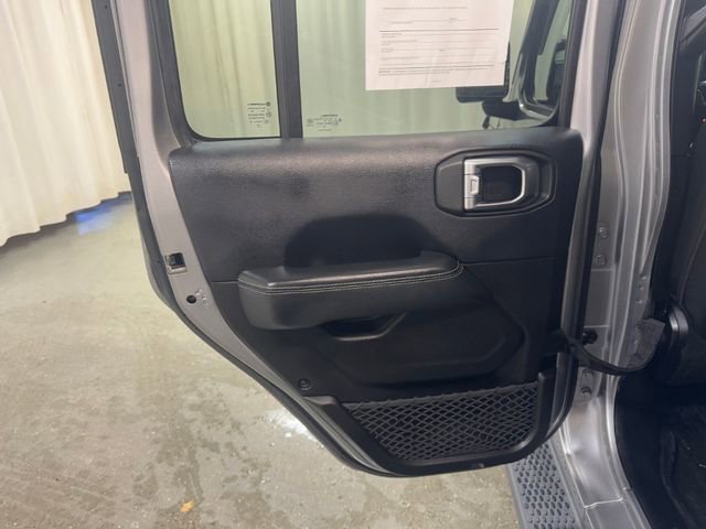 Used 2018 Gray Jeep Sahara image 29