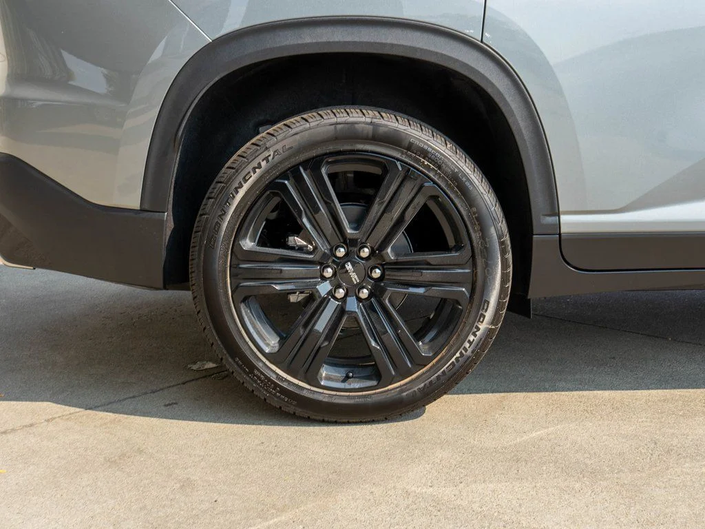 New 2026 Sterling Metallic GMC Elevation image 77