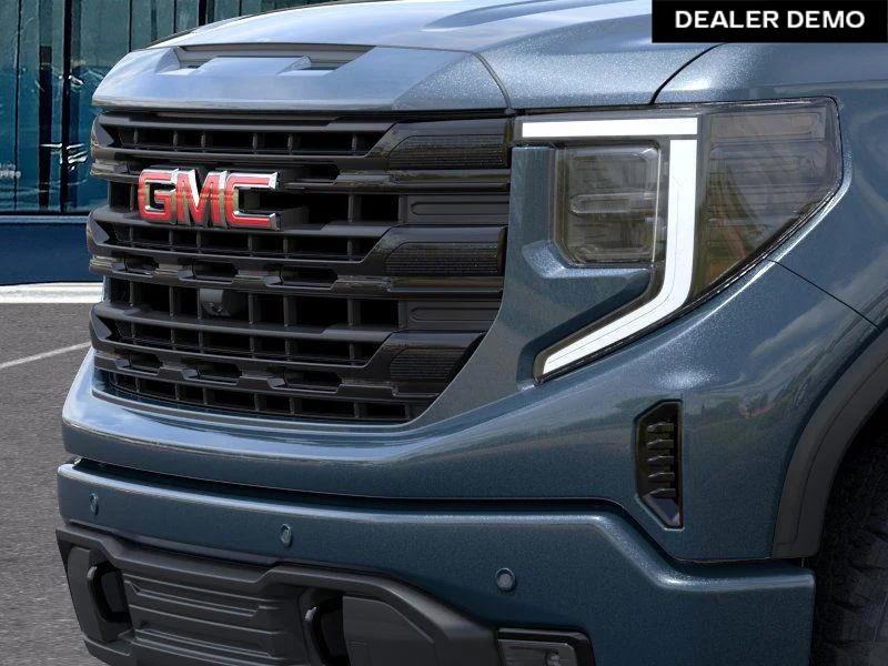 Used 2026  GMC Elevation image 13