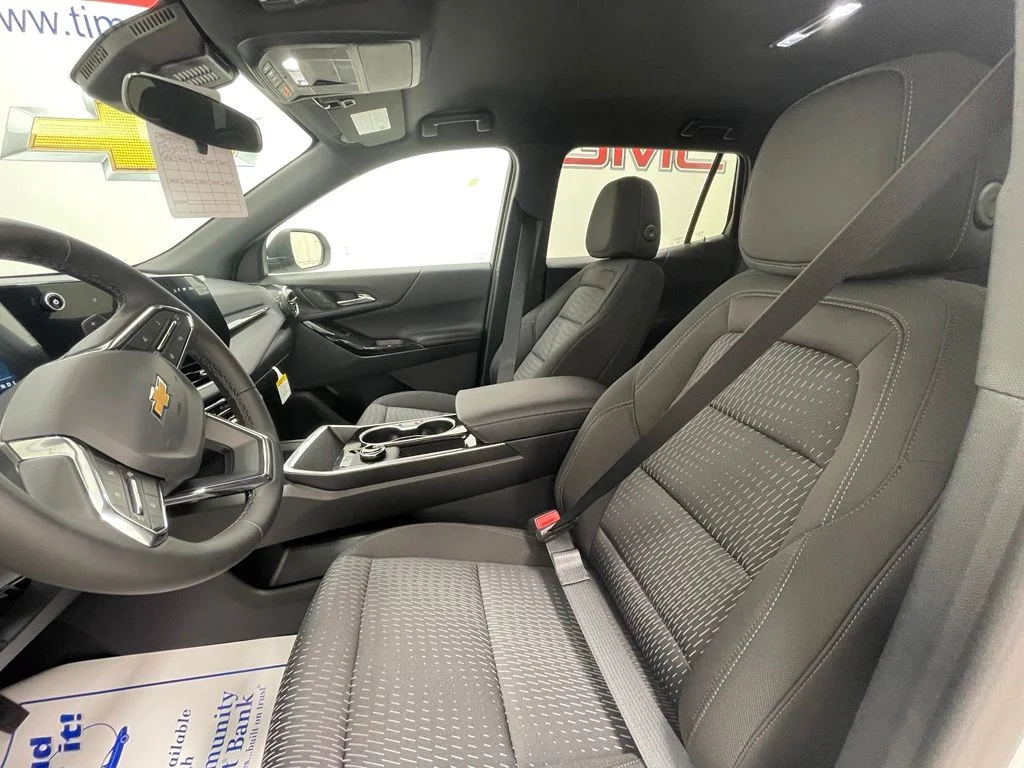 2027 Chevrolet Equinox LT - Photo 14