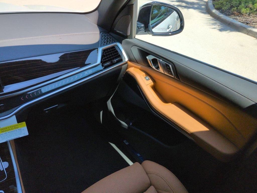 New 2026 White Metallic BMW xDrive40i image 17