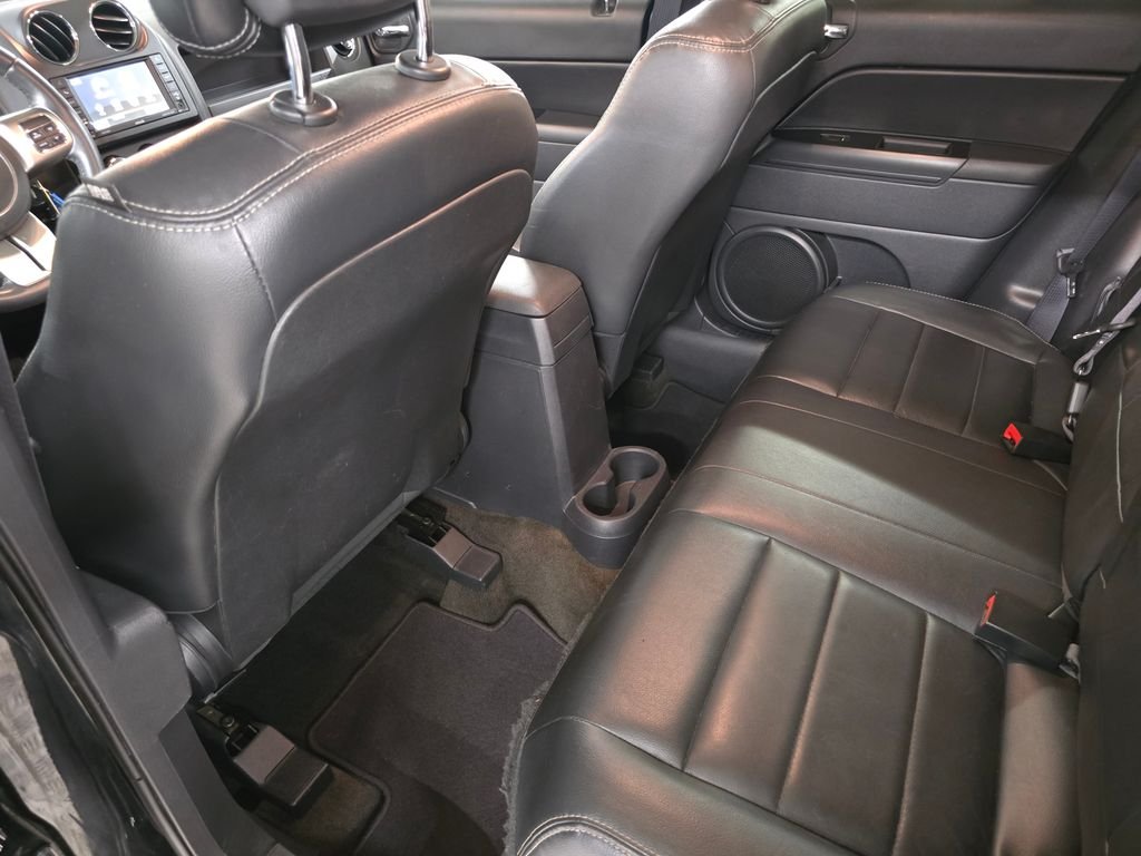 Used 2016 Black Jeep Latitude image 20