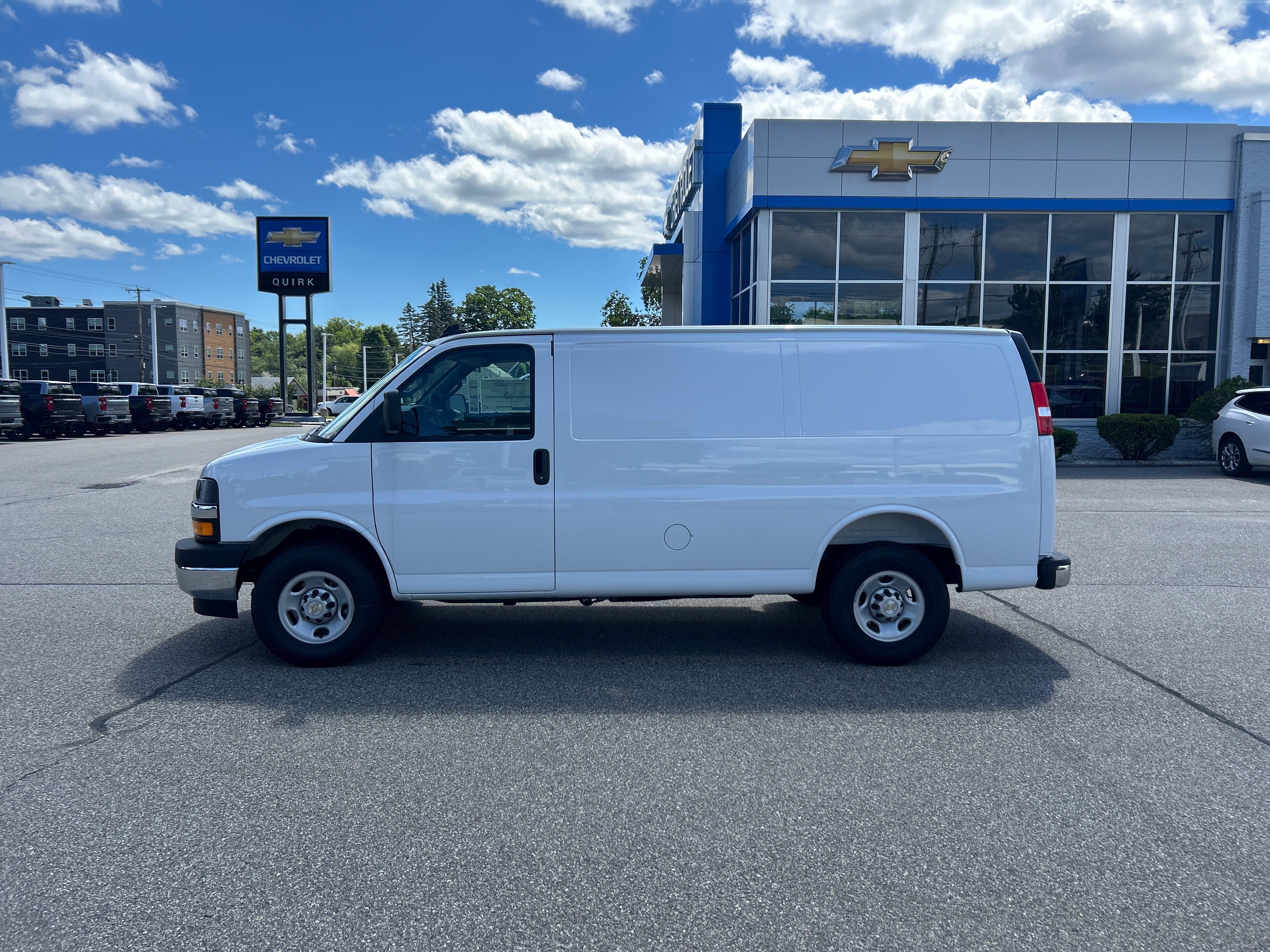 New 2026 Summit White Chevrolet WT image 6