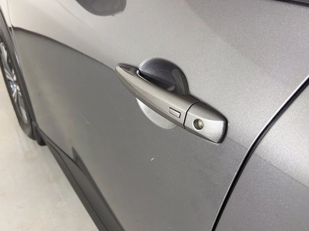 Used 2022 Gray Nissan SV image 13
