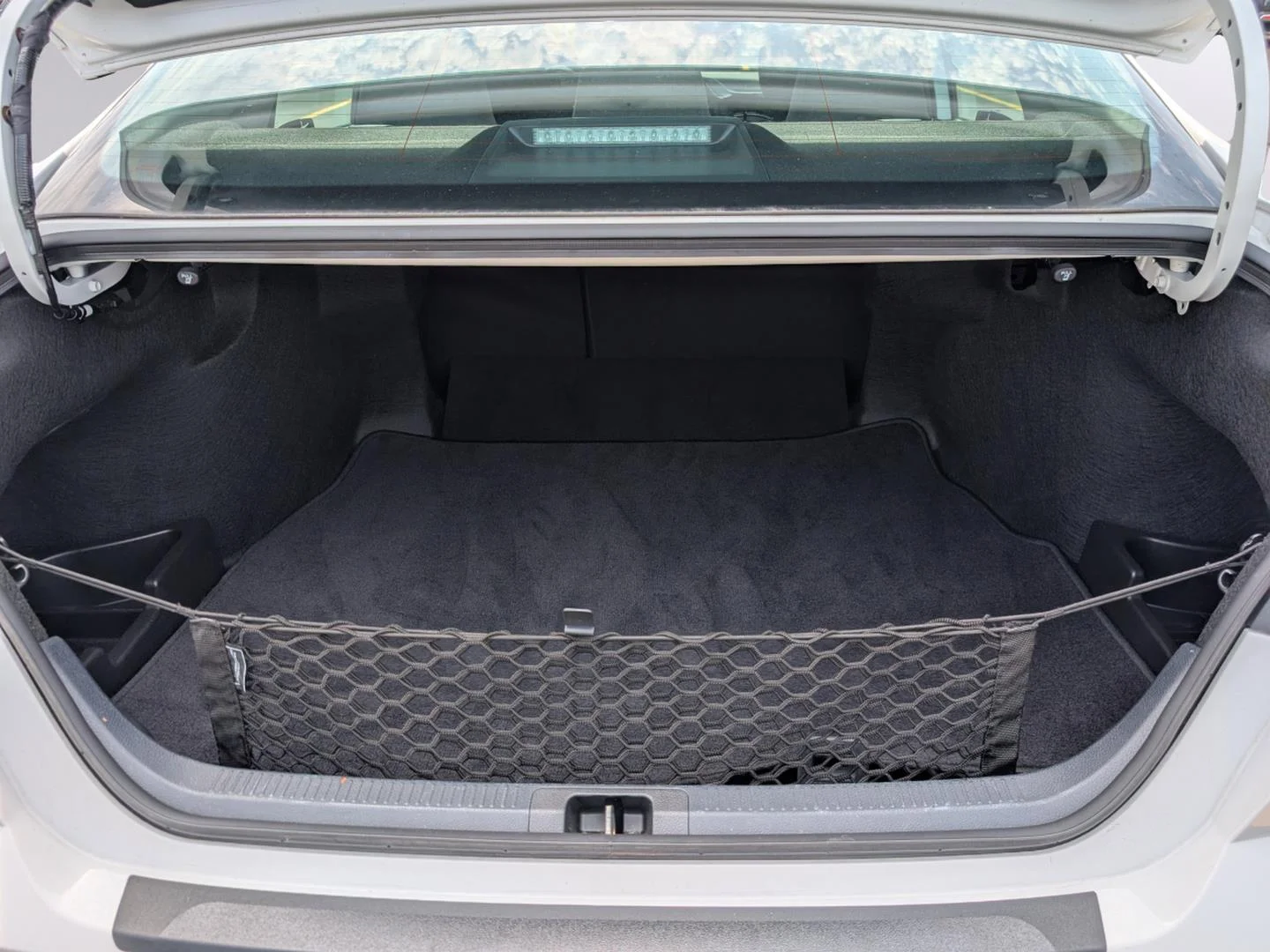 Used 2025 Ice Cap Toyota LE image 32