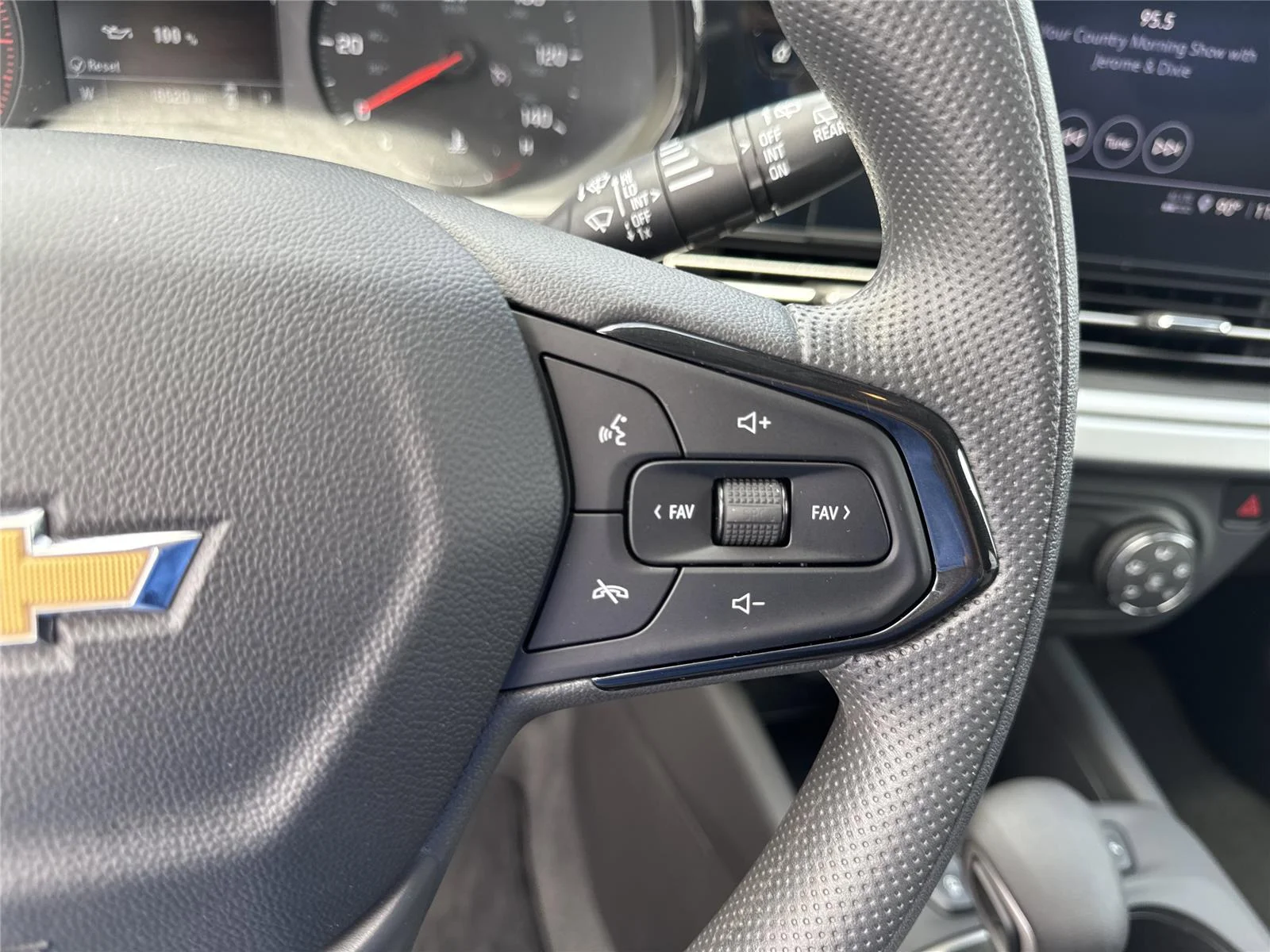 Used 2025 Mosaic Black Metallic Chevrolet LS image 22