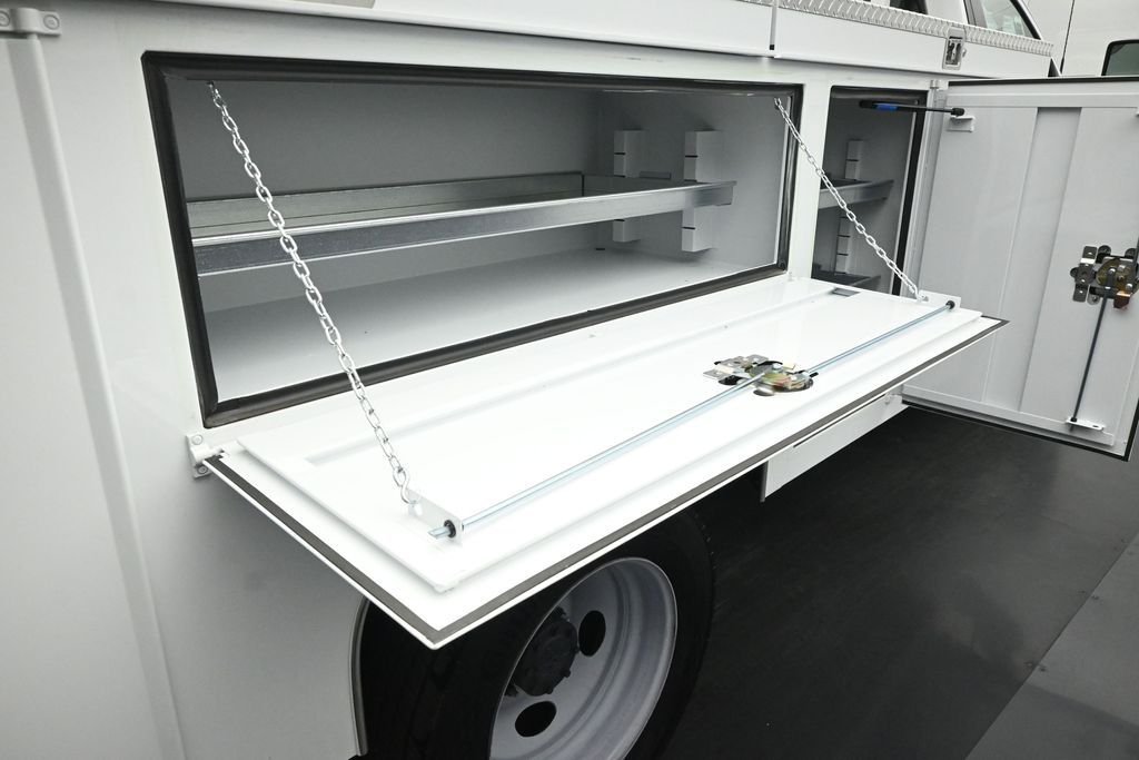 2025 Ford F-550 Super Duty Chassis Cab XL - Photo 26