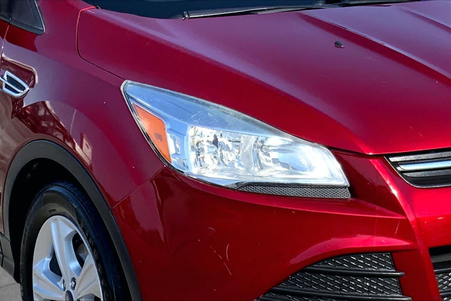 Used 2015 Ruby Red Metallic Tinted Clearcoat Ford SE image 24