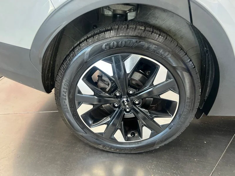 Used 2023 Gray Kia X-Line image 9