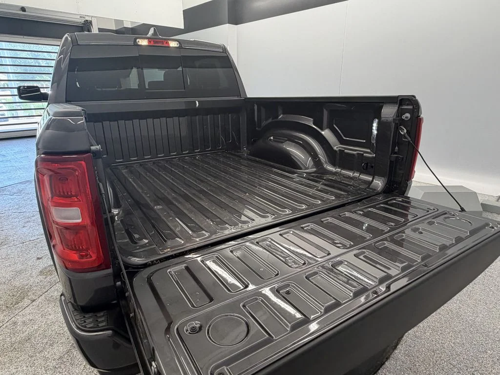 New 2026 Granite Crystal Metallic Clear-Coat Exterior Paint Ram Laramie image 16