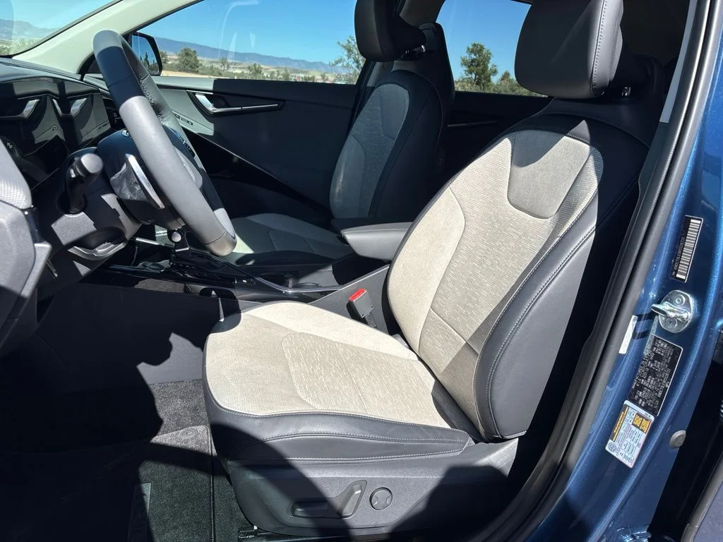Used 2024 Blue Kia SX image 10
