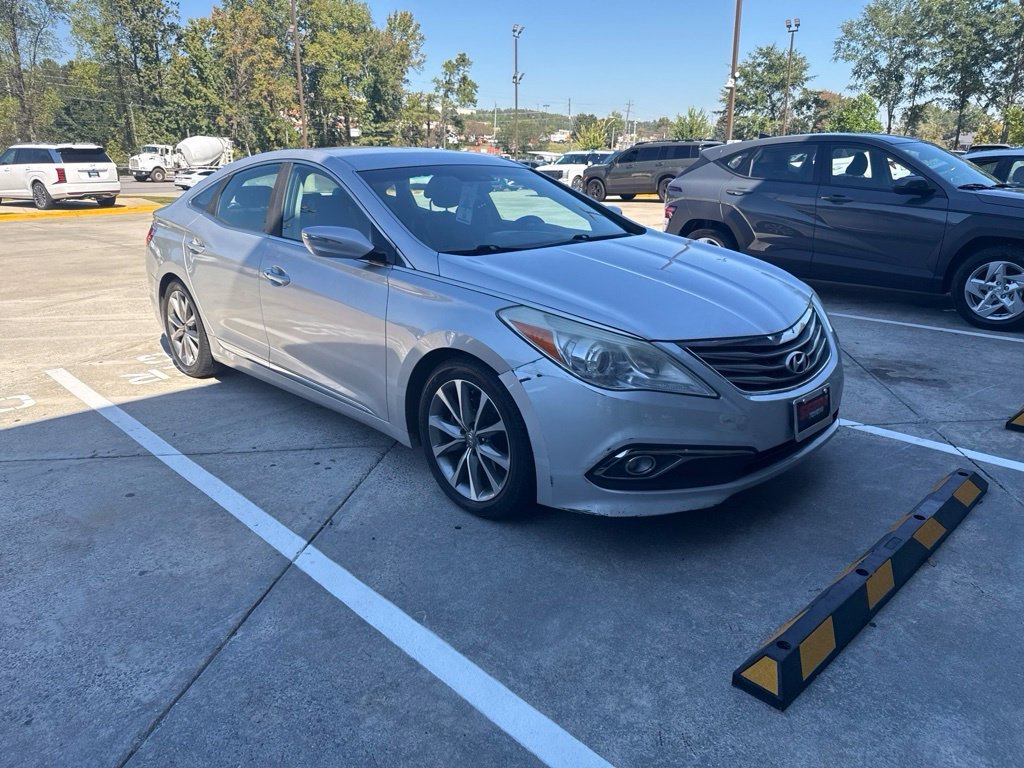 Used 2016 Silver Hyundai Base image 1