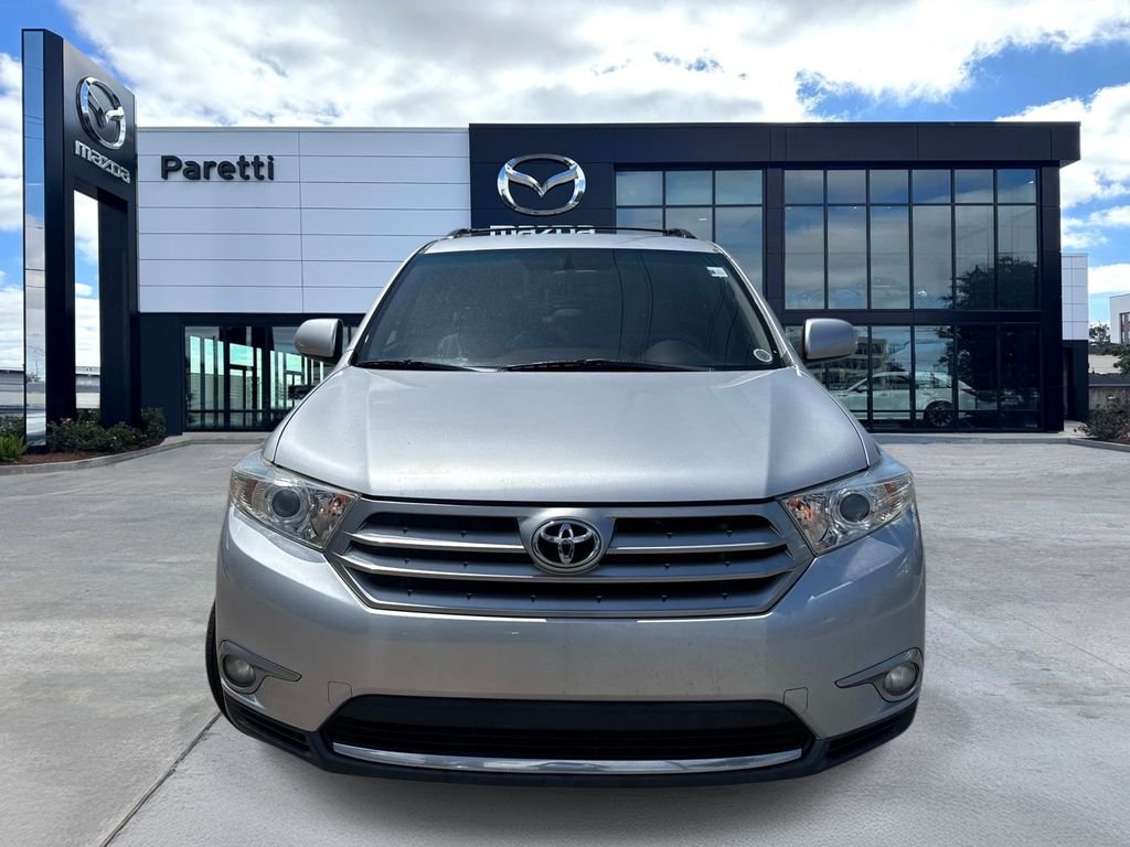 Used 2011 Silver Toyota Base image 4