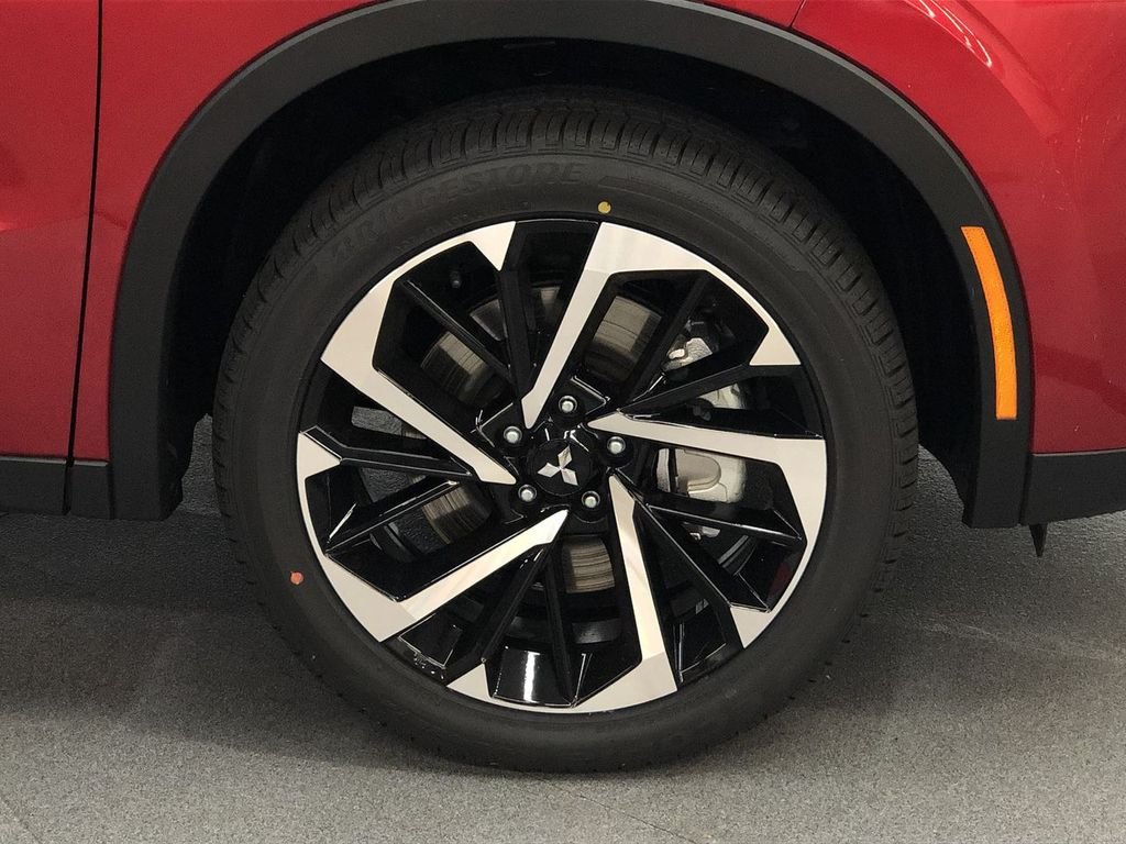 Used 2022 Red Diamond Mitsubishi SE image 24