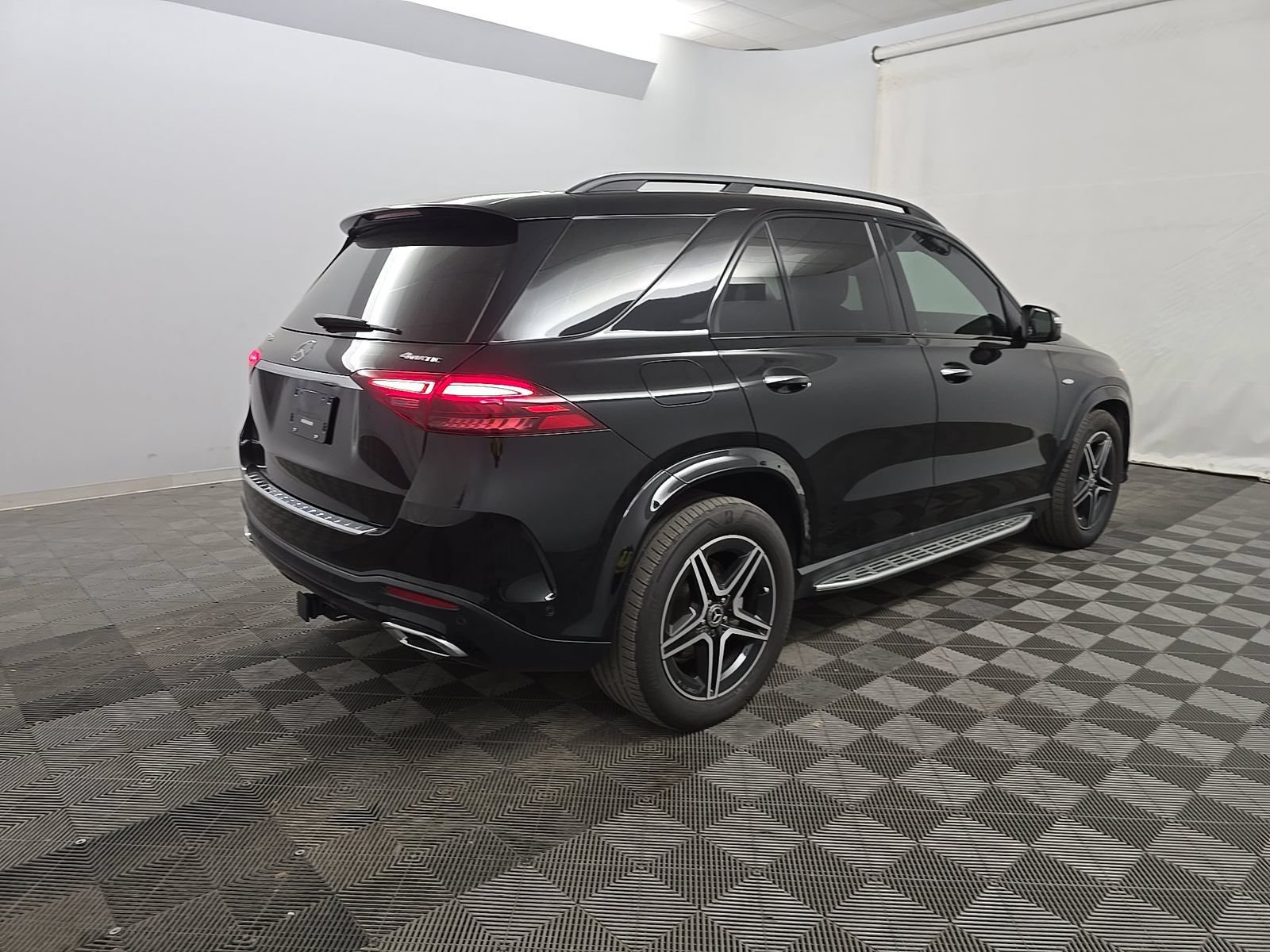 Certified Used 2025 Black Mercedes-Benz GLE 450e image 11