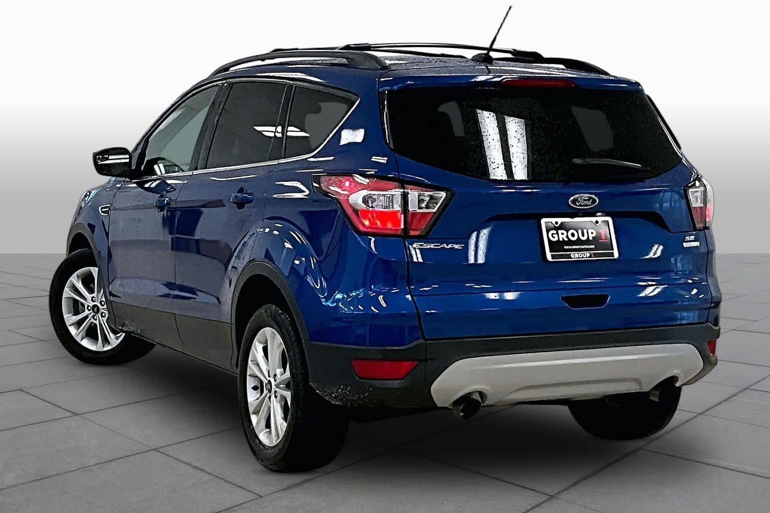 Used 2018 Lightning Blue Metallic Ford SE image 11