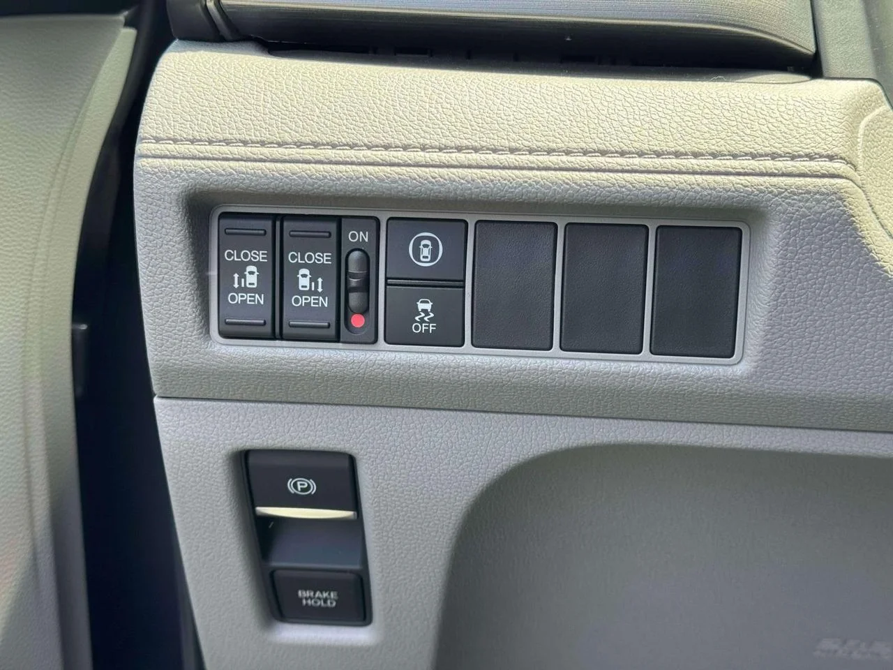 2024 Honda Odyssey EX - Photo 24