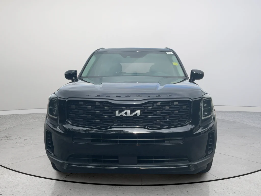 Used 2022 Black Kia EX image 4