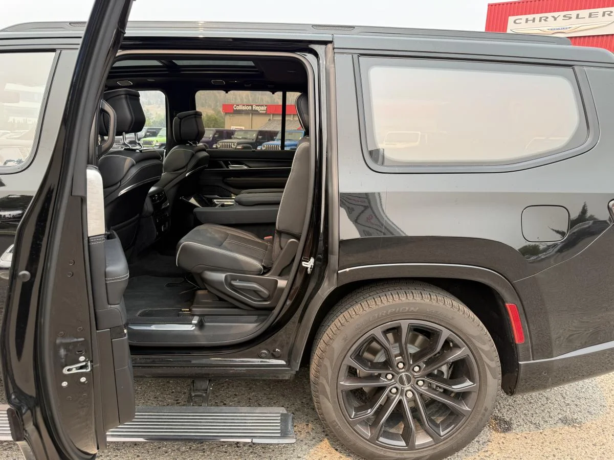 Used 2024 Black Jeep Series Ii Obsidian image 15