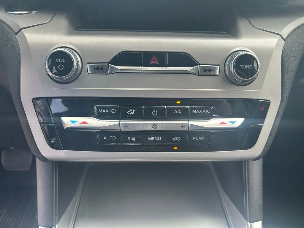 2023 Ford Explorer XLT - Photo 16