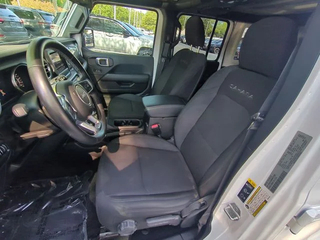 Used 2021 White Jeep Unlimited Sahara image 14