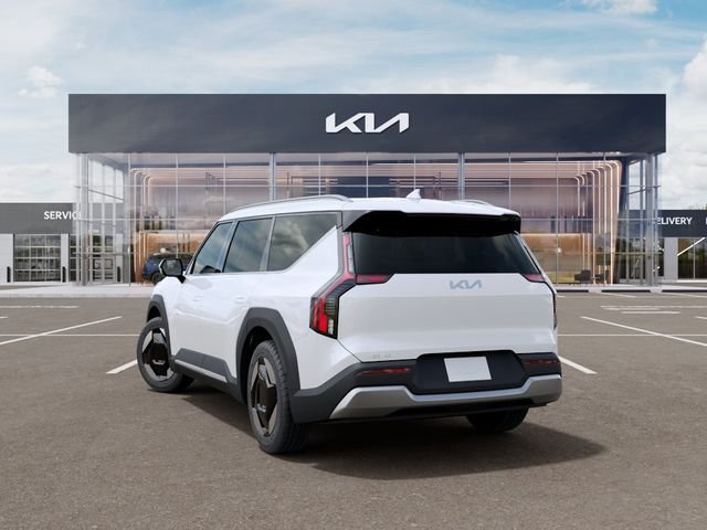 New 2026 Glacial White Kia Wind AWD image 4