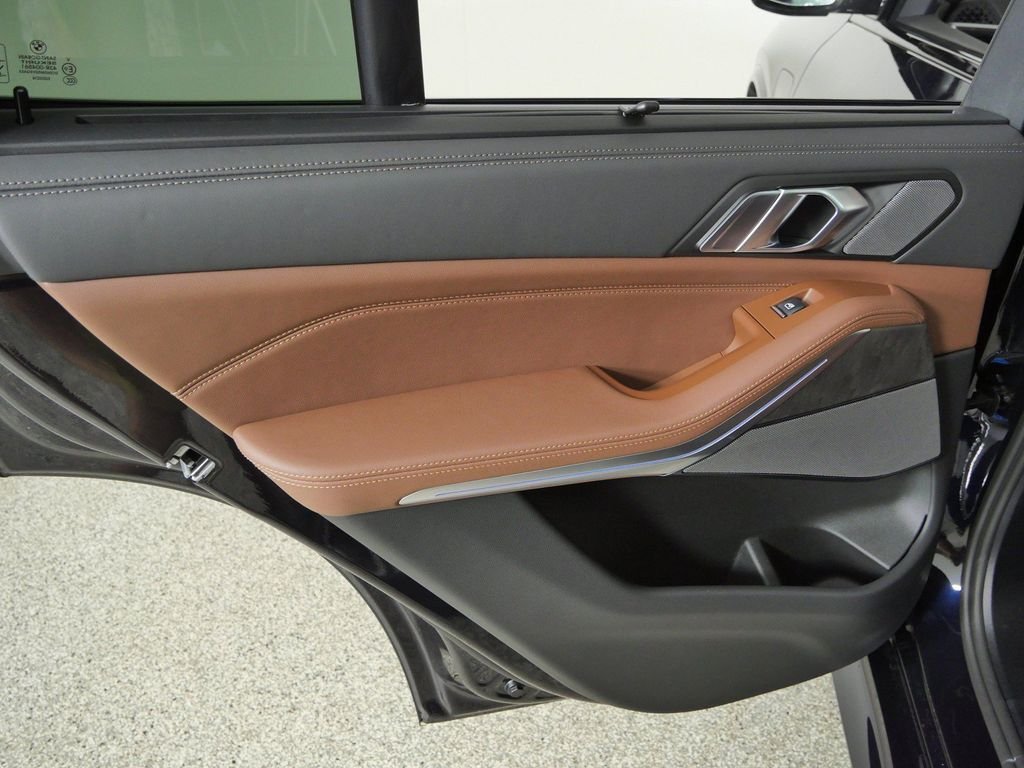 New 2026 Carbon Black Metallic BMW xDrive50e image 31