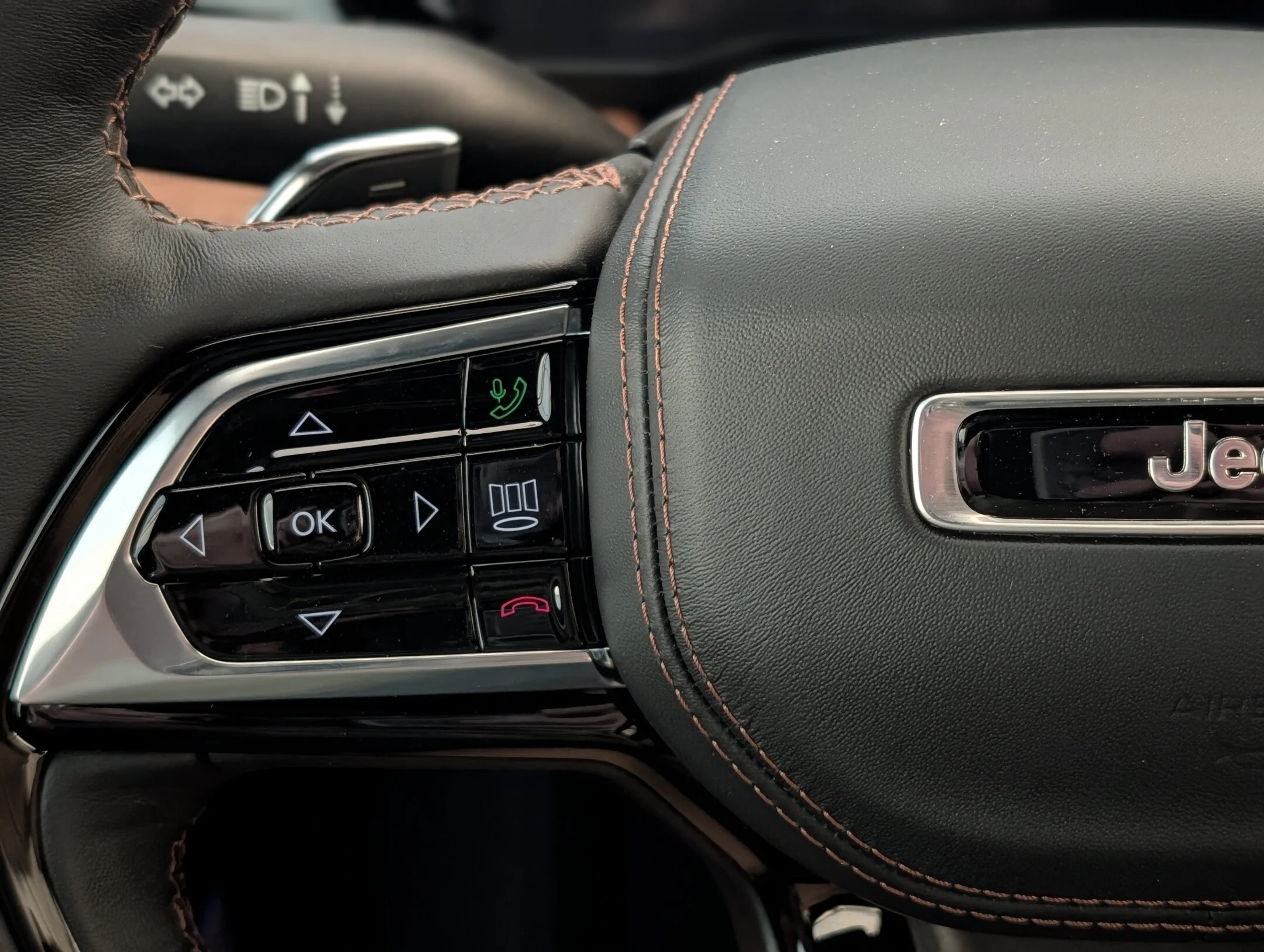 New 2026 Black Jeep Summit - - Palermo Leather - Massage Seats - Head-Up Display - CommandView Pano Sunroof & More! image 18