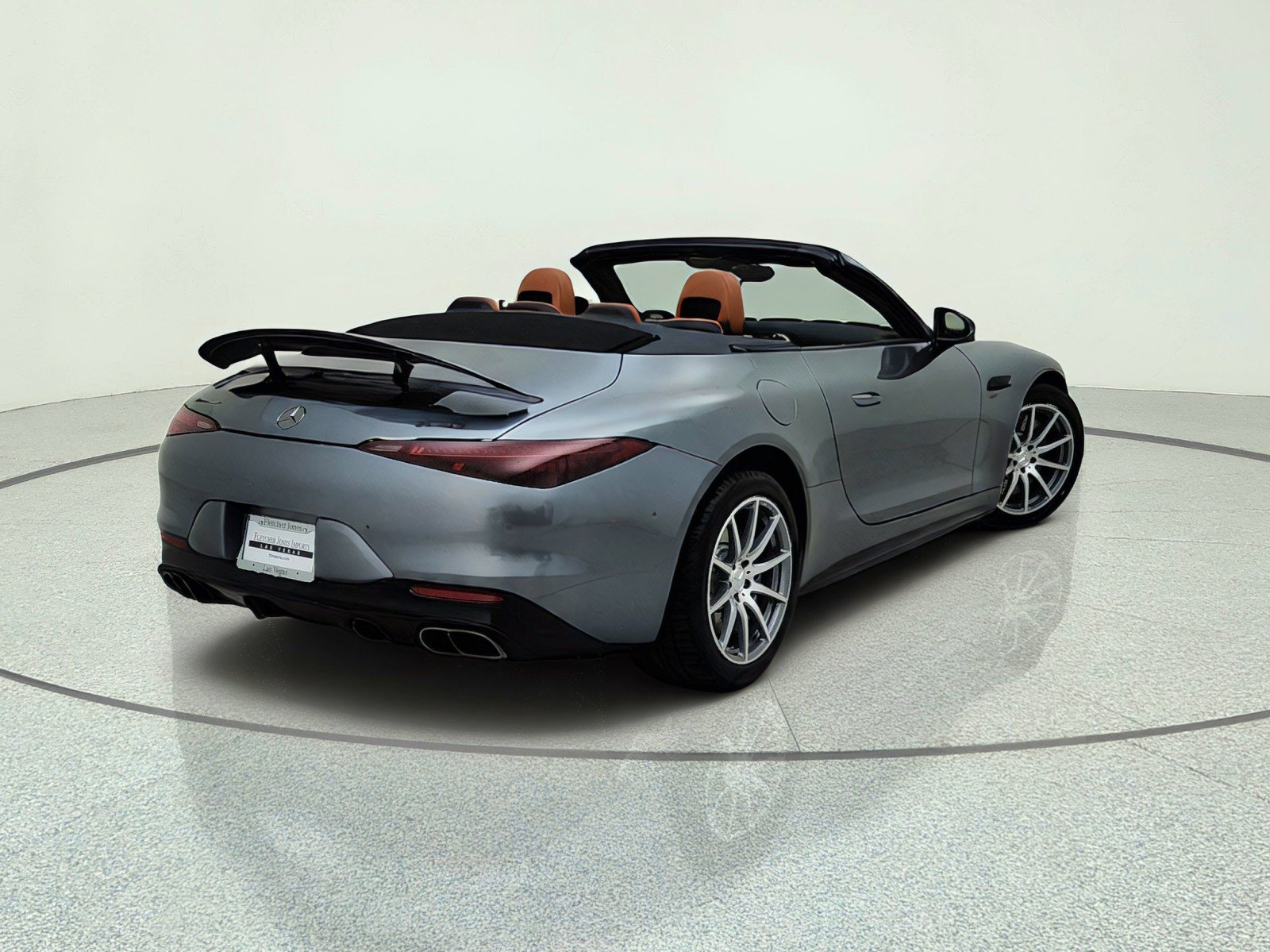 New 2027 Selenite Grey Metallic Mercedes-Benz AMG® SL 43 Roadster image 9