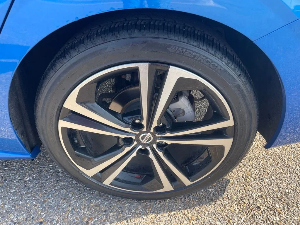 Used 2023 Blue Nissan SR image 17