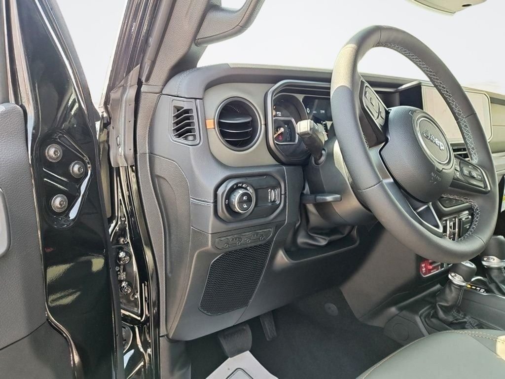 New 2026 Black Clear-Coat Exterior Paint Jeep Mojave X image 18