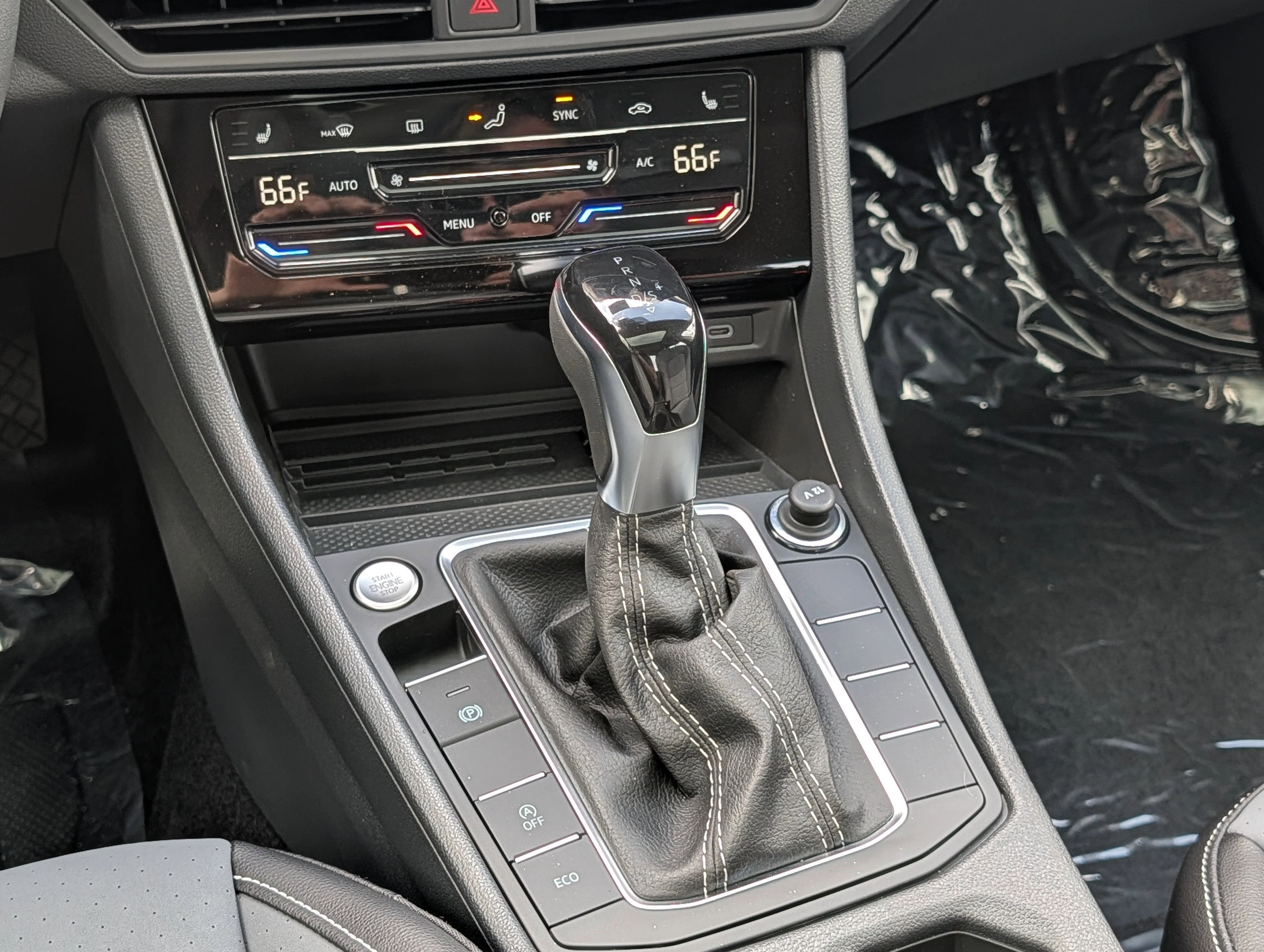 New 2026 Opal White Pearl Volkswagen SE image 11