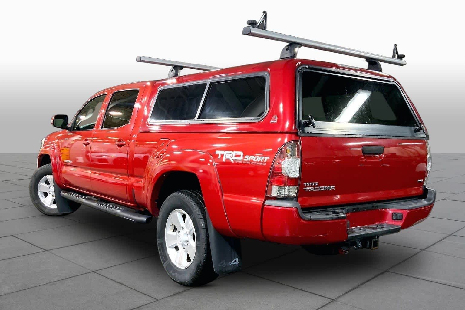 Used 2015 Barcelona Red Metallic Toyota  image 12