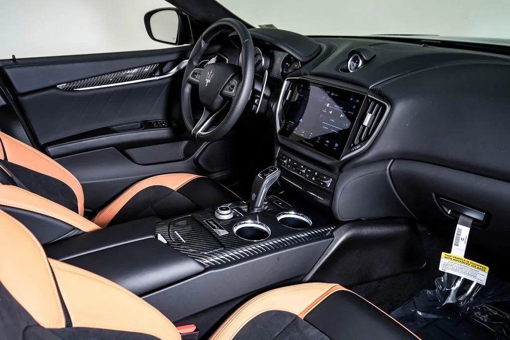 2024 Maserati Ghibli 334 Ultima - Photo 17